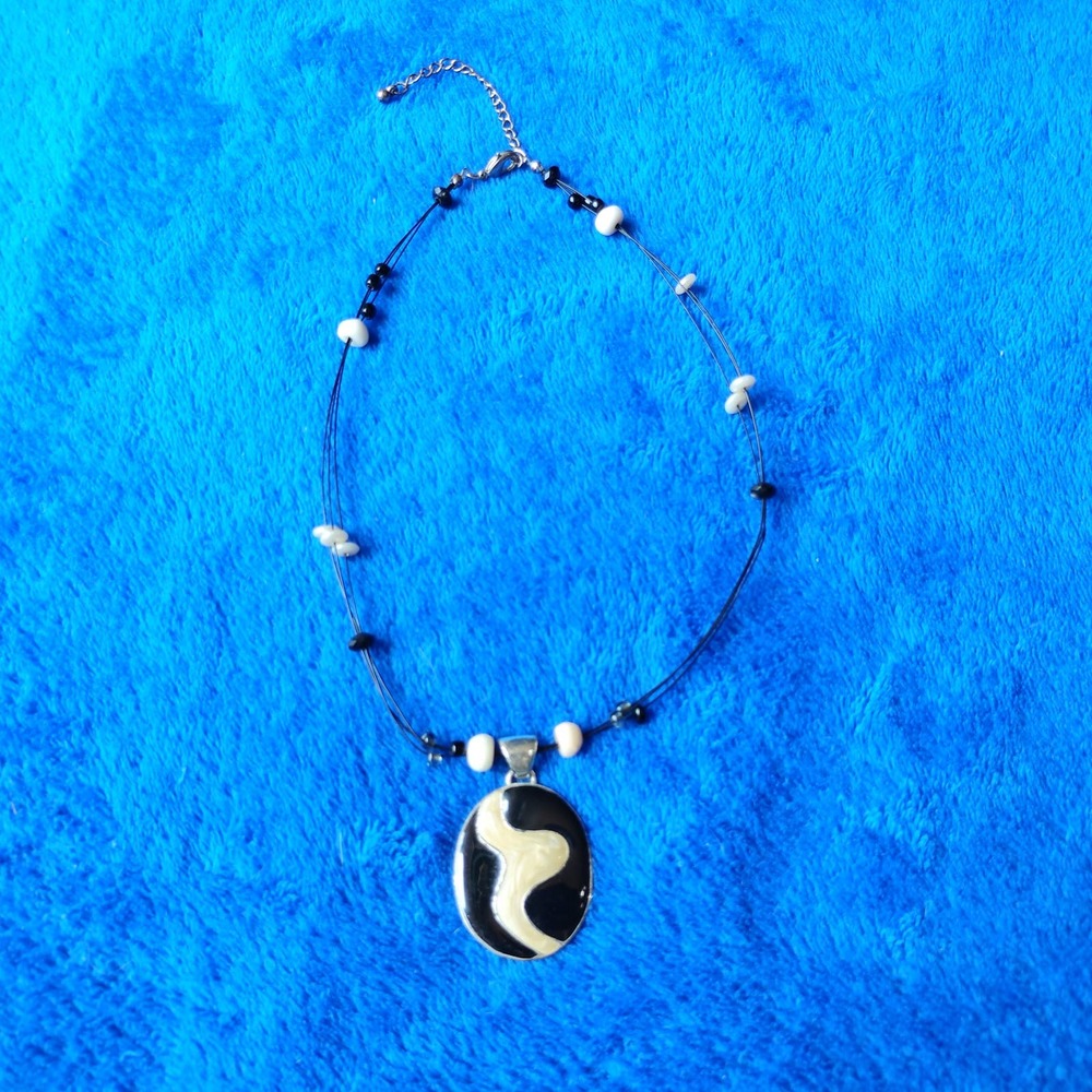 KC Kenneth Cole Enamel Pendant Medallion Black White Swirl Station Bead Necklace